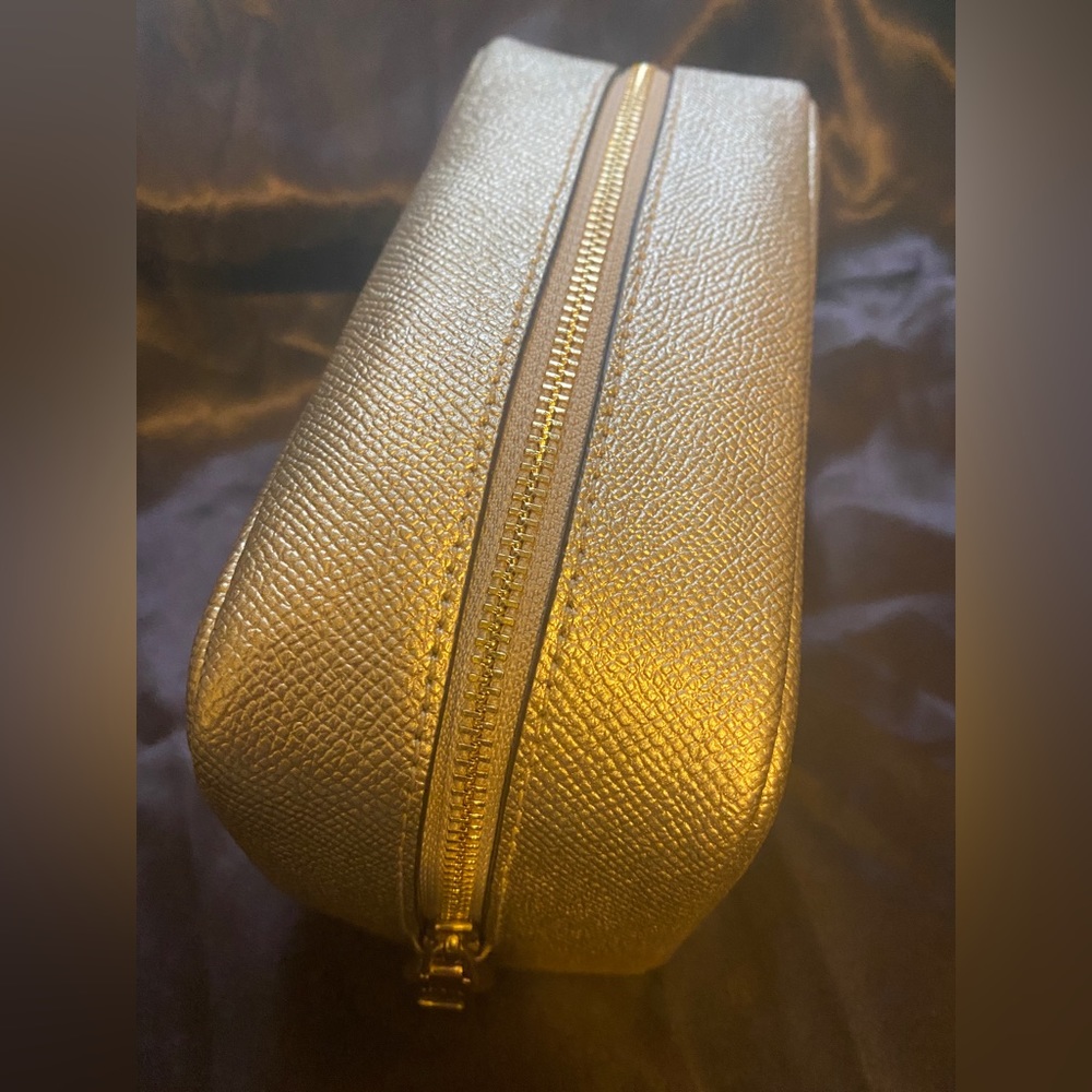 Coach Gold Bag - Picture 2 of 8